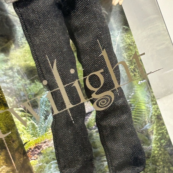 BARBIE Pink Label ~ Edward TWILIGHT Collectible Doll Mint in Box! - Picture 7 of 15